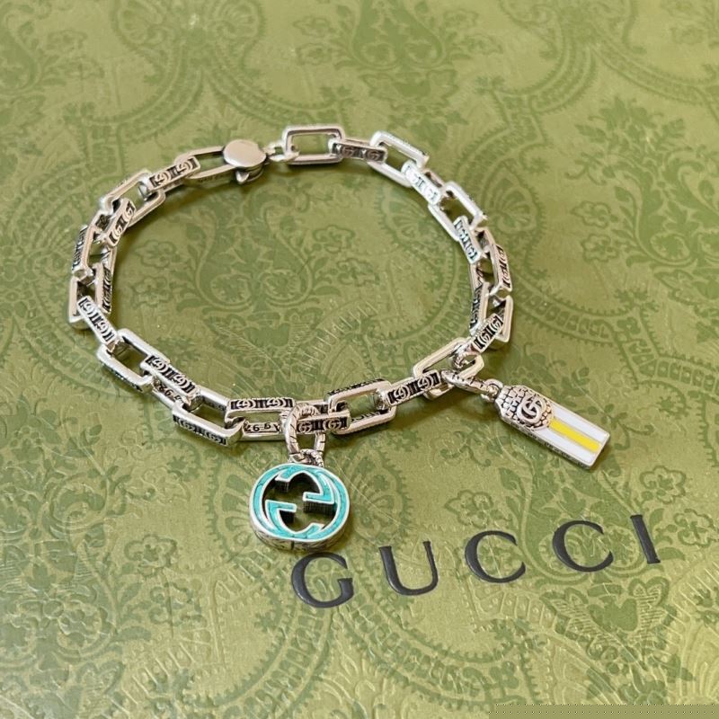 G*u*i bracelets